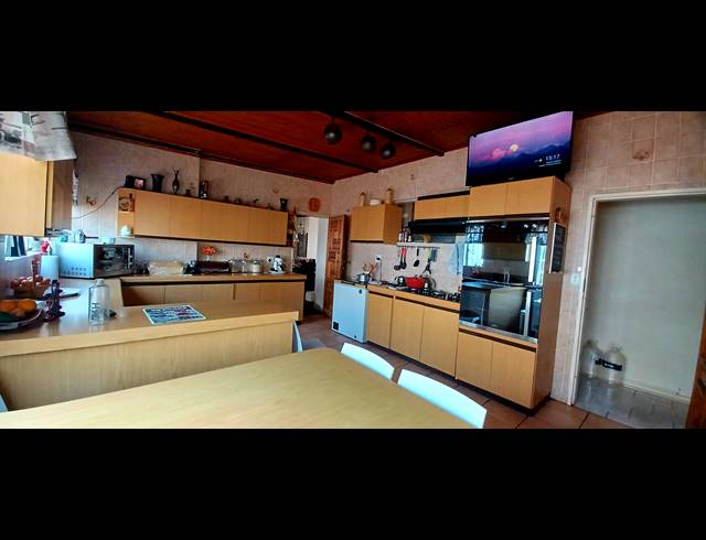3 BEDROOM FREEHOLD FOR SALE IN KENLEAF